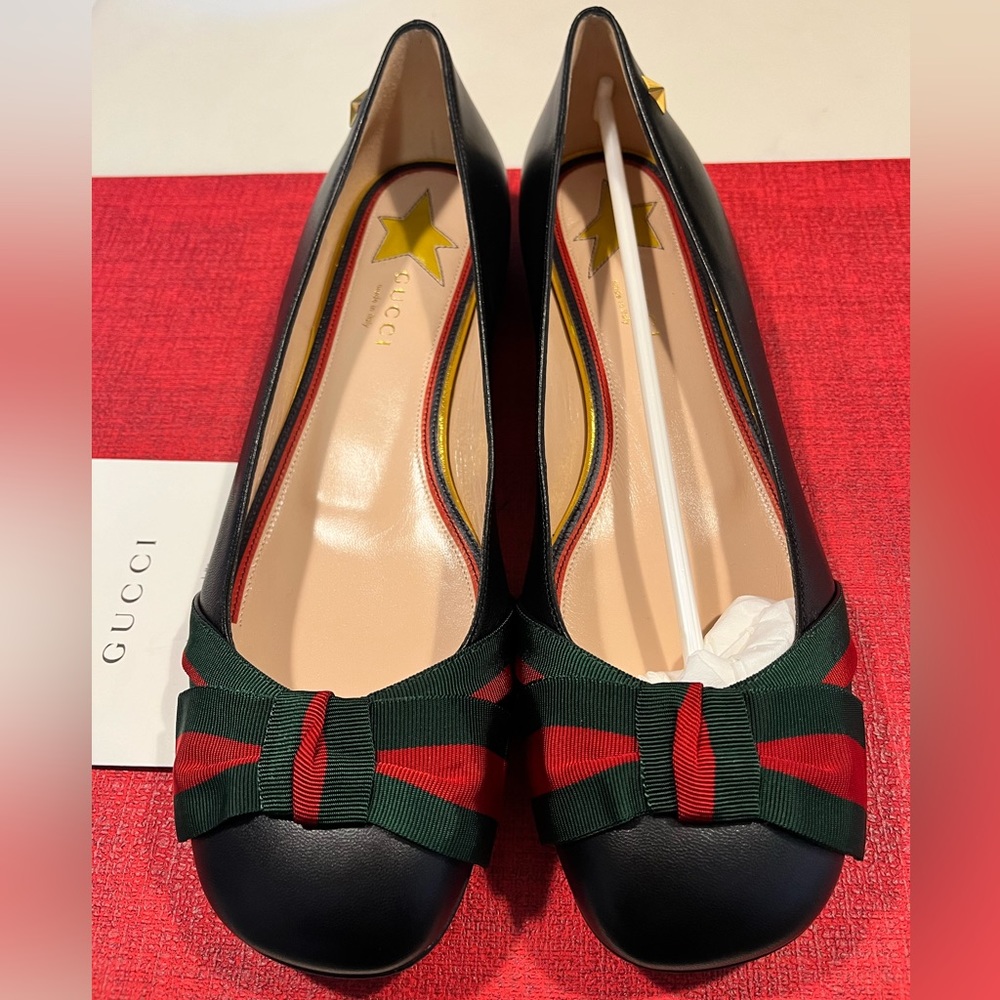 GUCCI NIB VINTAGE SIGNATURE RED/GREEN GROSGRAIN BOW LEATHER FLATS